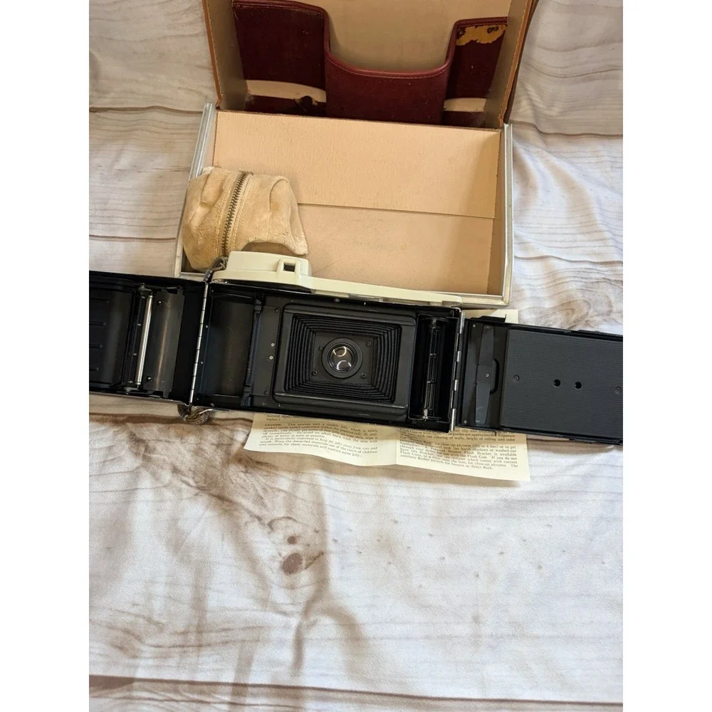Polaroid Land‎ Camera Model 80A w Case Wink Light Flash Vintage Kit